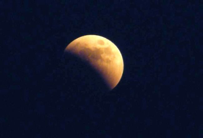 आज ६ शताब्दी यताकै सबैभन्दा लामो चन्द्र ग्रहण लाग्दै
