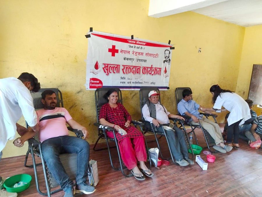 थाक्रे स्थित केवलपुरमा ५३ जनाद्धारा रक्तदान