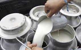 दूधमा आत्मनिर्भर बन्दै : बढ्दो महँगी किसानको चिन्ता