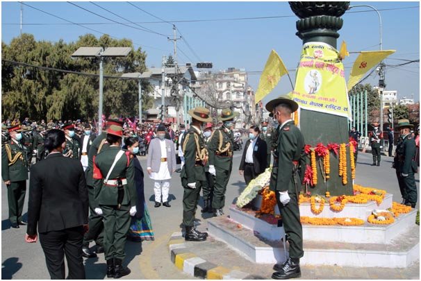 राष्ट्रपति भण्डारीद्वारा पृथ्वीनारायण शाहको सालिकमा पुष्पहार अर्पण