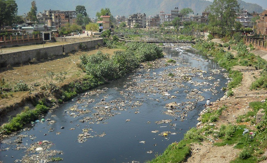 वाग्मती नदी किनारमा फोहर फाल्नेलाई जरिवाना