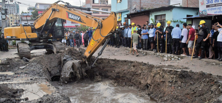 आरम्भचोकसम्म खोलियो छोपिएको यज्ञमती र चखुँचा खोला