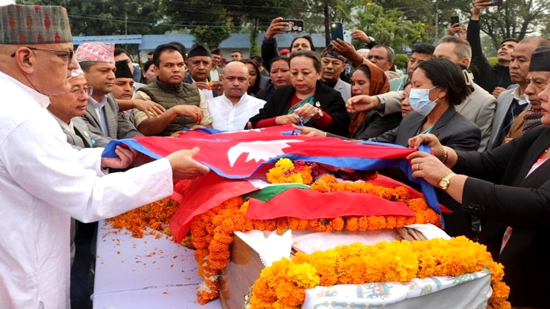 पूर्वसभामुख ढुङ्गानाको पार्थिव शरीर श्रद्धाञ्जलिका लागि सानो गौचरणमा