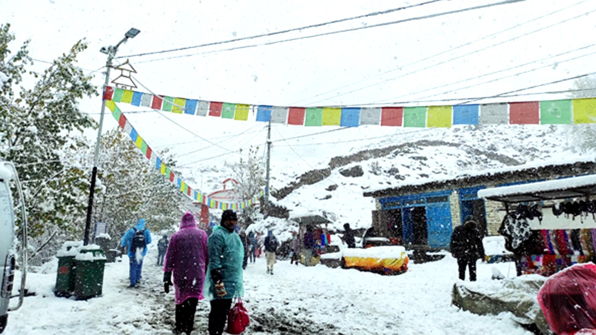 मुस्ताङमा कात्तिकमै  हिमपात : कागबेनीदेखि मुक्तिनाथसम्मको यात्रा नगर्न  आग्रह